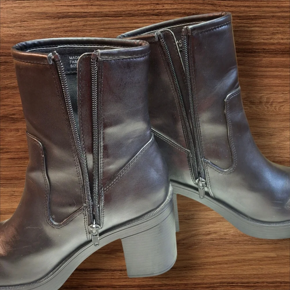 Urban Outfitters Mid-Calf Side Zipper Block Heel Black Boots   Women Size 7 - Picture 11 of 16